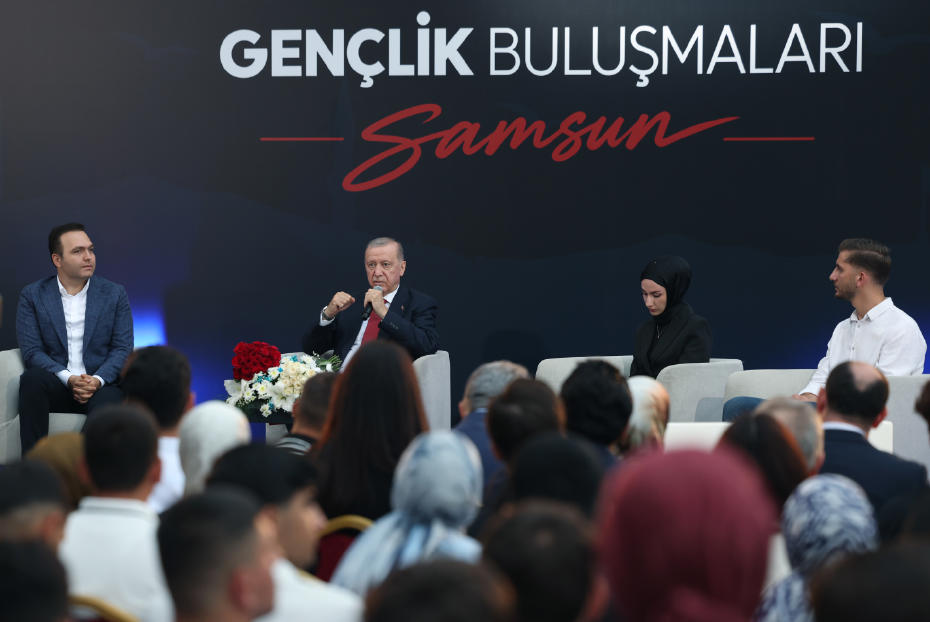 Cumhurbaşkanı Erdoğan: Gençleri Siyasetin Merkezine Taşıyoruz