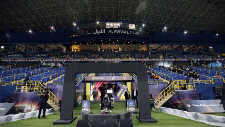 Galatasaray ve Fenerbahçe’nin Suudi Arabistan’da sahaya çıkmaması dünya basınında