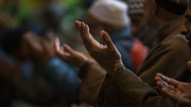 İtalya: Aşırı sağcı belediye başkanının ibadeti yasaklamasına Müslümanlar tepkili