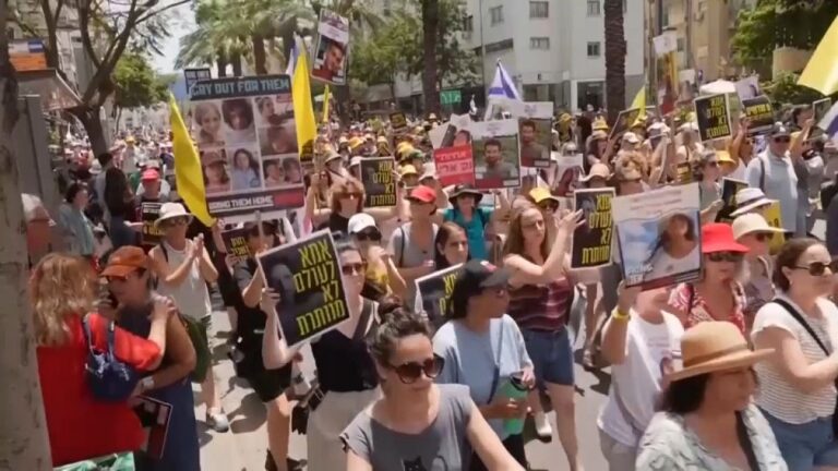 İsrailli rehinelerin anneleri Tel Aviv’de protesto gösterisi düzenledi