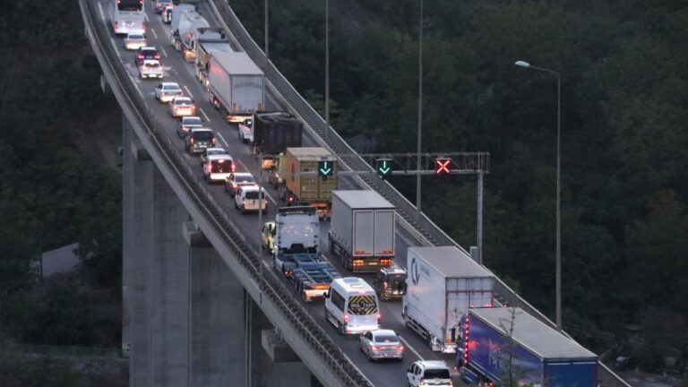 Anadolu Otoyolu'nda zincirleme trafik kazası