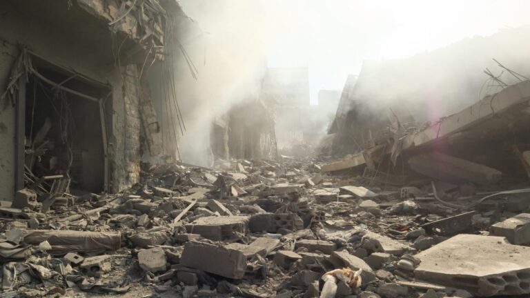 Kanlı İsrail ordusunun Lübnan'ın güneyinde gerçekleştirdiği saldırılarda 8 kişi hayatını kaybetti