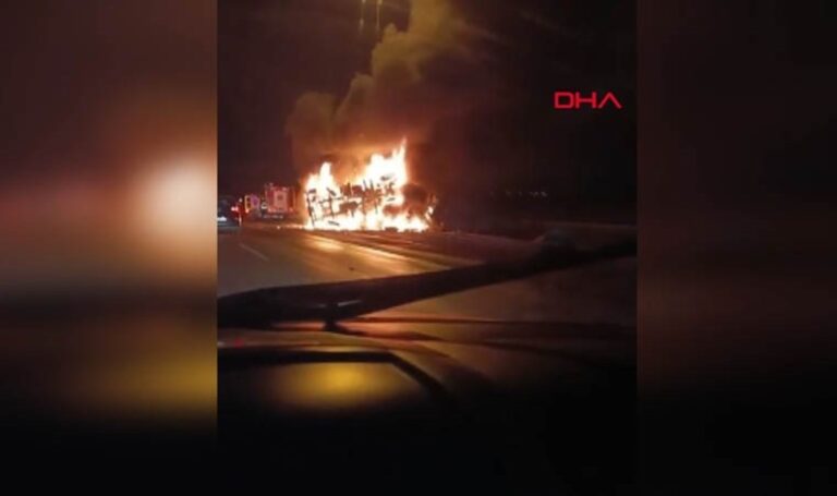 Mersin'de tır bariyerlere çarpıp alev aldı, sürücüsü hayatını kaybetti – Son Dakika Türkiye Haberleri