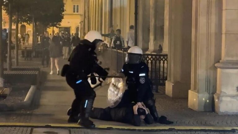 UEFA Konferans Ligi finali öncesi kavga! İspanyollar ve İngilizler birbirine girdi…