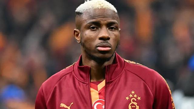 Dünya devleriyle anılıyordu! Osimhen’den Galatasaraylı taraftarları rahatlatan açıklama