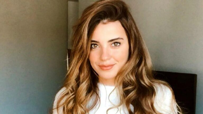 Ekranlardan uzak kalan Ezgi Eyüboğlu’ndan yeni pozlar: Kombini dikkat çekti